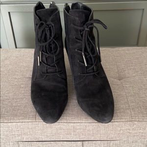 Pelle Moda suede booties